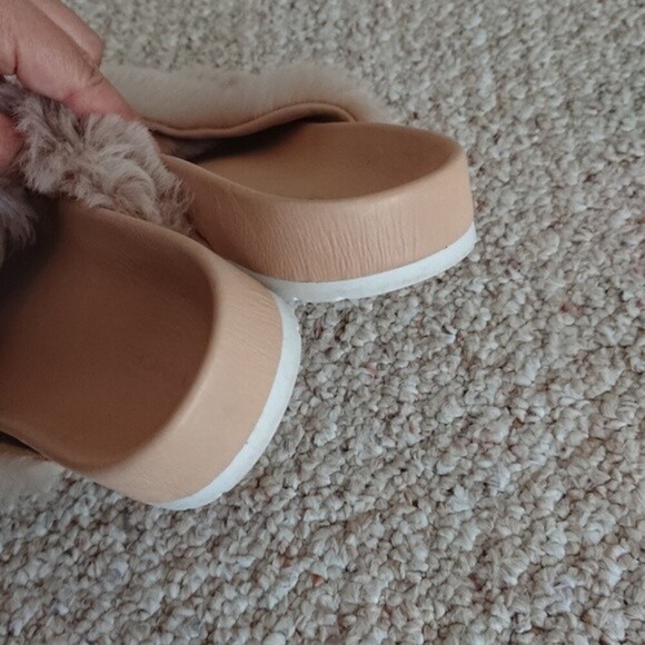 Vince sheep fur Garrison beige leather slide sandals size 38 - Picture 7 of 11